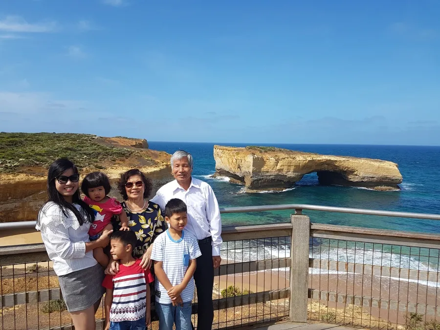 item image 239 album của tour Great Ocean Road  và 12 vị tông đồ